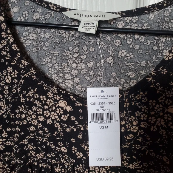 AE Floral Blouse - Picture 2 of 5